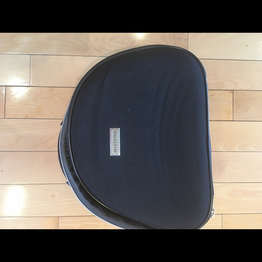 Travel/toiletries/makeup bag - Picture 5 of 8